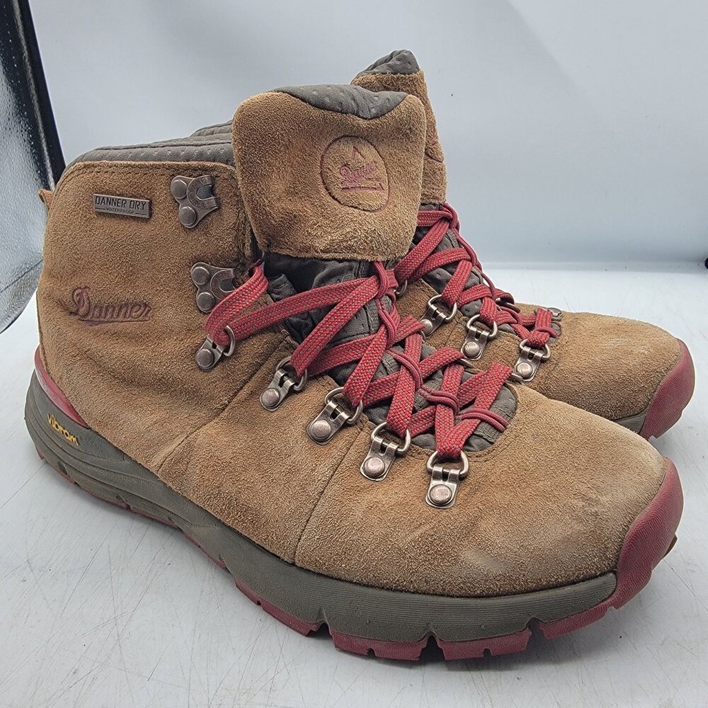 Danner Mountain 600 Womens 7.5 Brown Hiking Boots Waterproof Vibram Camping